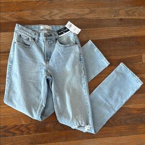 Women's Light Blue Jeans - Abercrombie 90s straight 24 long
